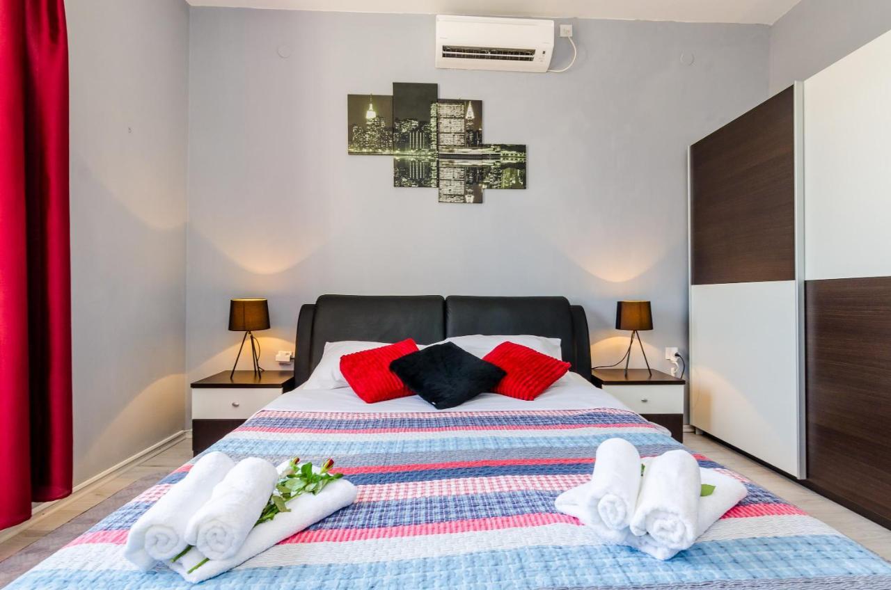 Holiday Home Lungo Mare Mlini Luaran gambar