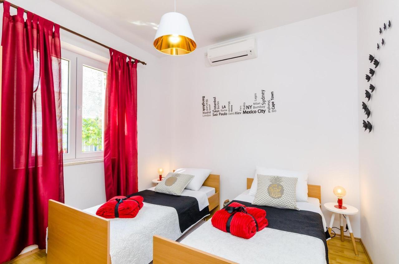Holiday Home Lungo Mare Mlini Luaran gambar