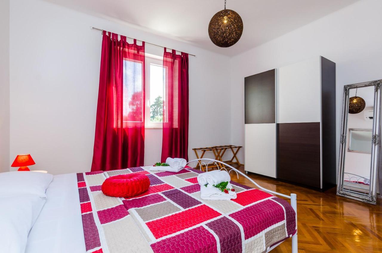 Holiday Home Lungo Mare Mlini Luaran gambar